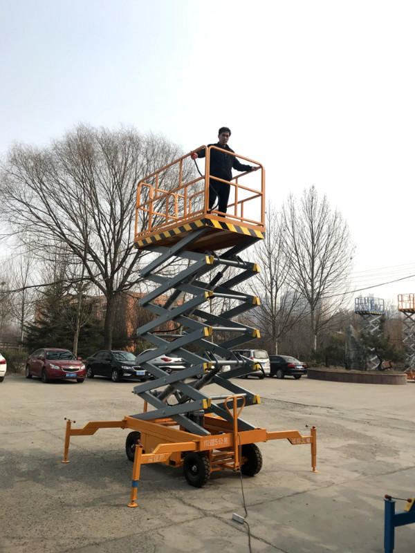 移动式升降机